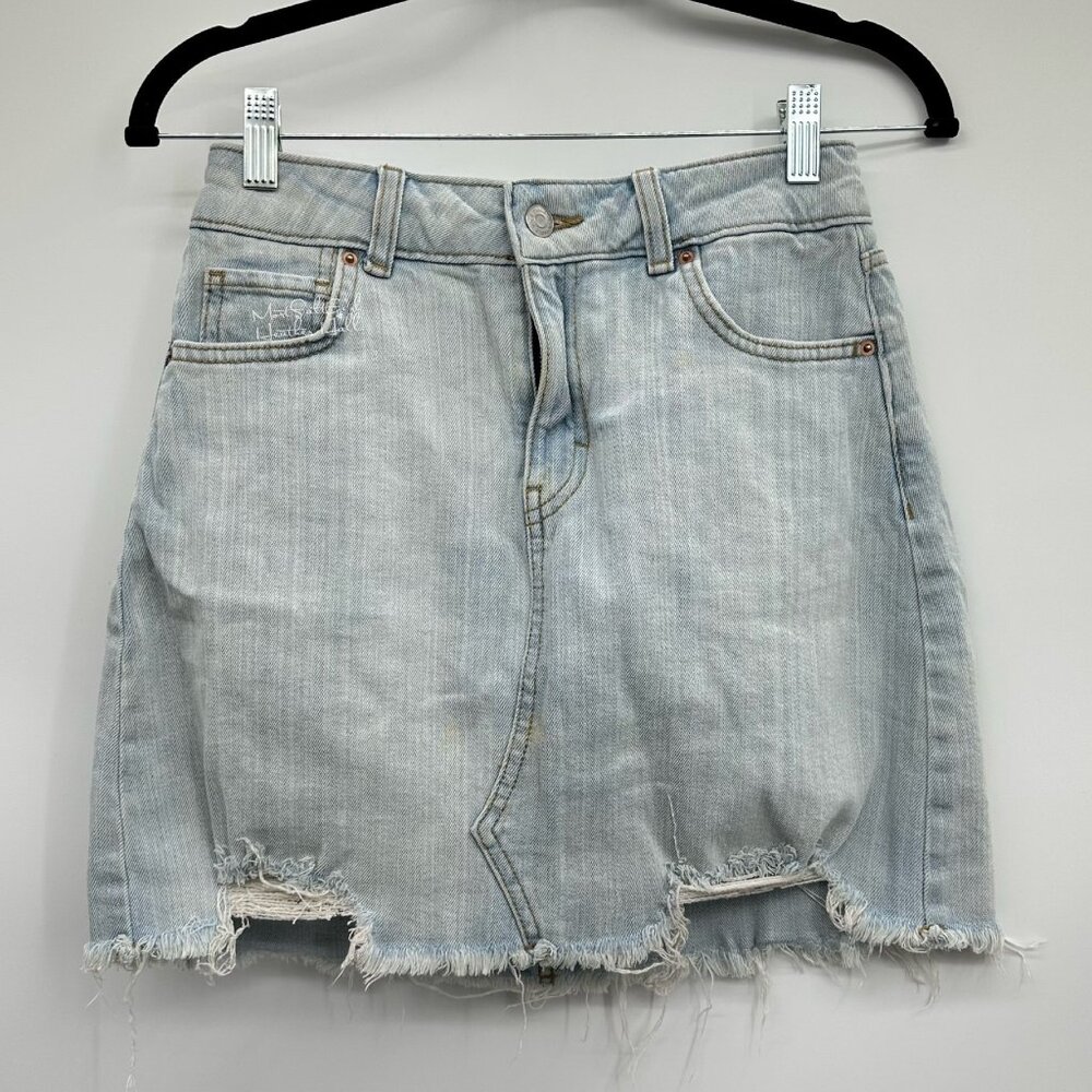 Wild Fable Light Wash Distressed Raw Hem Jean Skirt Size 4